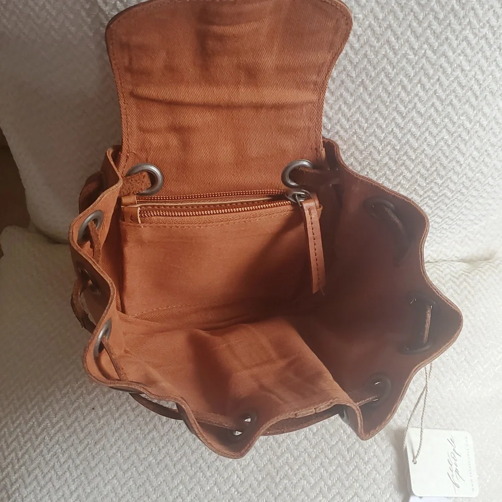 Free People We The Free Comeback Crossbody/Sap - Picture 10 of 16